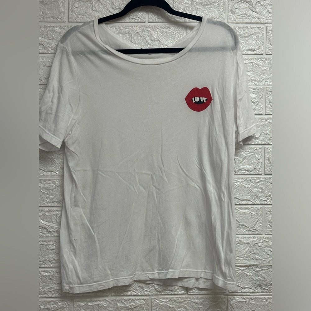 Monroe lip tshirt size medium